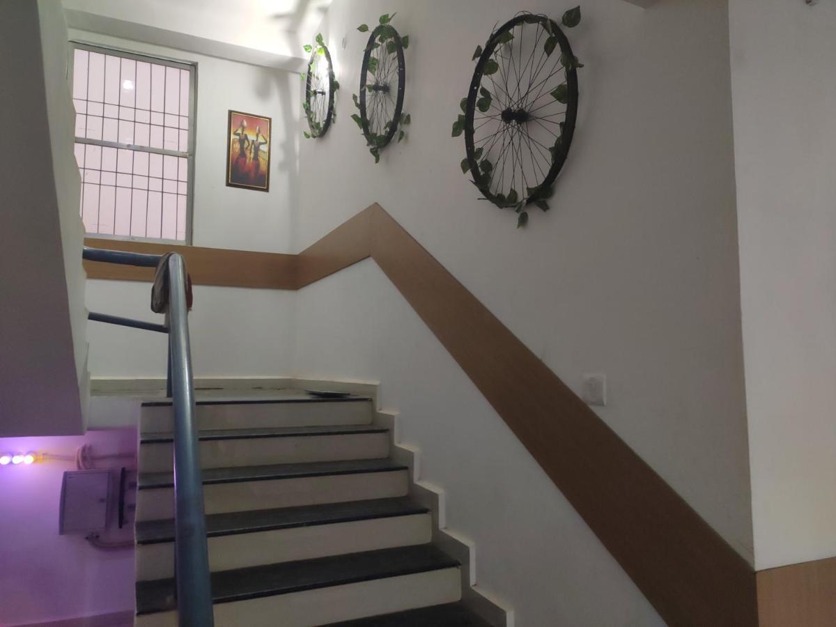 Hotel Parth Sitapur Muafi Exterior photo