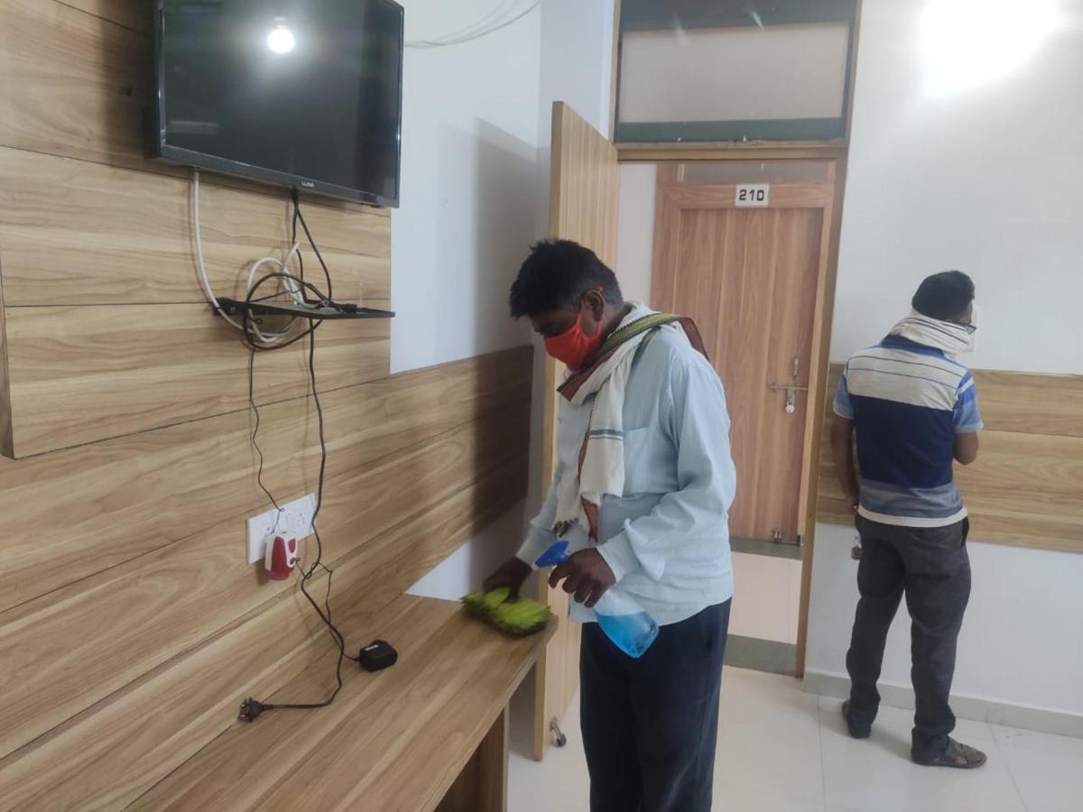 Hotel Parth Sitapur Muafi Exterior photo